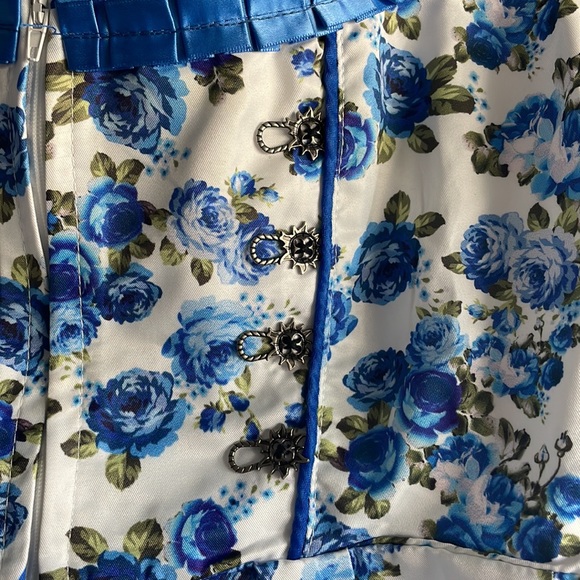 Floral Clearlove dress in blue, white and green - Picture 3 of 9